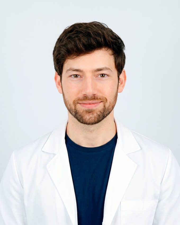 Dr. Antonio Leone — Hair Solution Sevilla